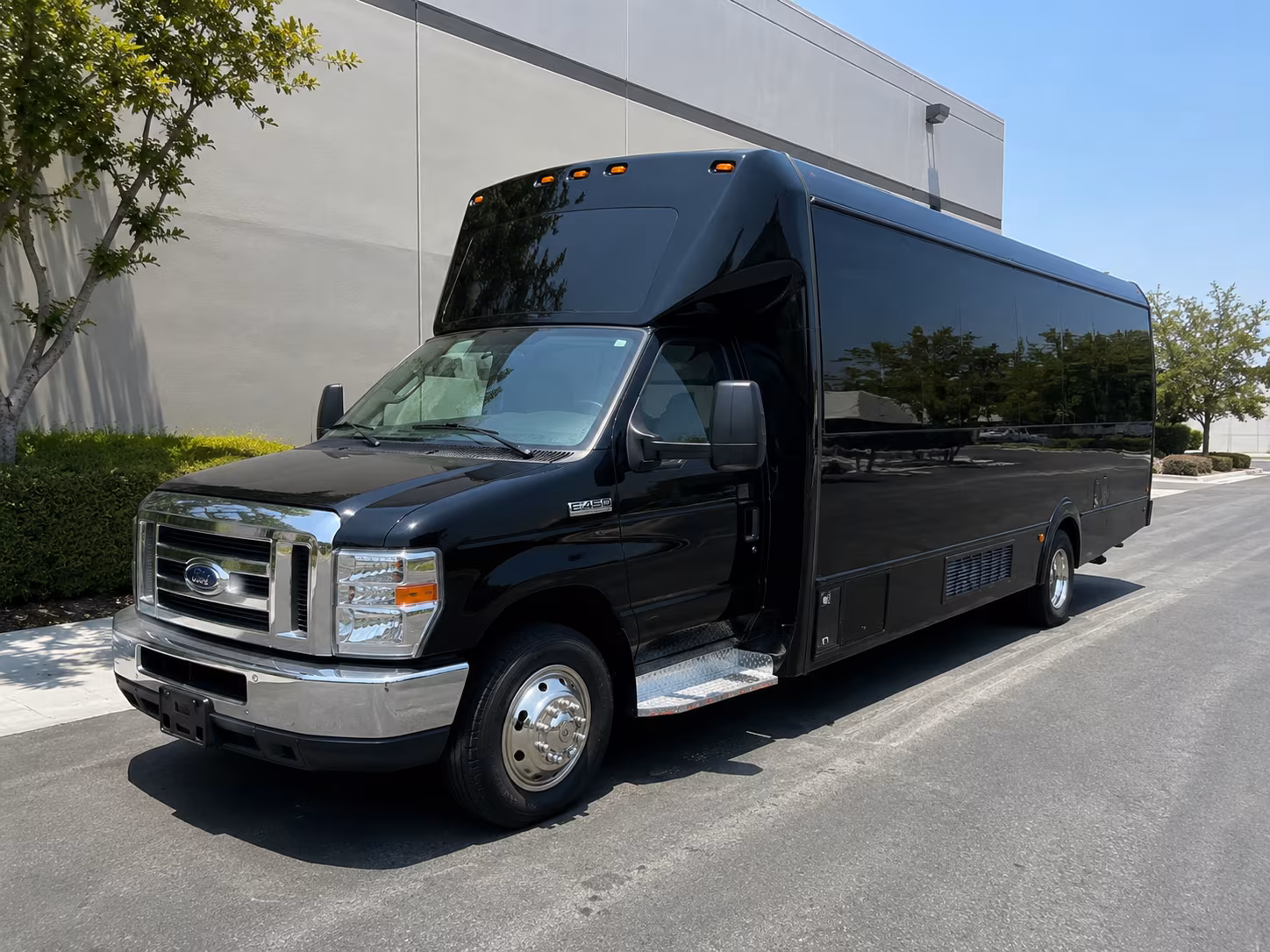 Wichita Falls Winery Tour & Pub Crawl Transportation